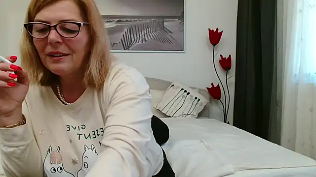 Snapshot of YulliaMilf chatting on March 9, 2025, 6:39 am YulliaMilf online show from March 9, 2025, 6:39 am