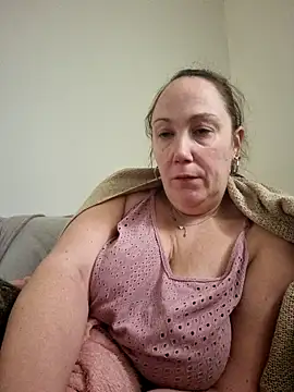 Snapshot of Wisie_Cutie chatting on January 12, 2025, 3:03 pm Wisie Cutie online show from January 12, 2025, 3:03 pm