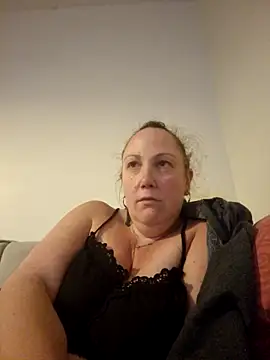 Snapshot of Wisie_Cutie chatting on March 14, 2025, 10:38 pm Wisie Cutie online show from March 14, 2025, 10:38 pm