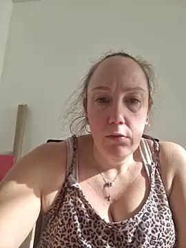 Wisie Cutie online show from February 4, 2026, 1:28 pm