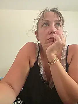 Snapshot of Wisie_Cutie chatting on June 19, 2026, 2:10 pm Wisie Cutie online show from June 19, 2026, 2:10 pm