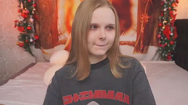 Snapshot of minx_g1rl chatting on December 6, 2024, 3:00 pm minx g1rl online show from December 6, 2024, 3:00 pm