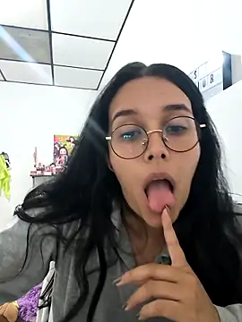 Annya-sweet online show from October 23, 2025, 2:33 am