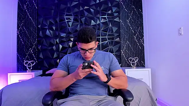 JeffDaltton online show from November 12, 2025, 8:19 pm