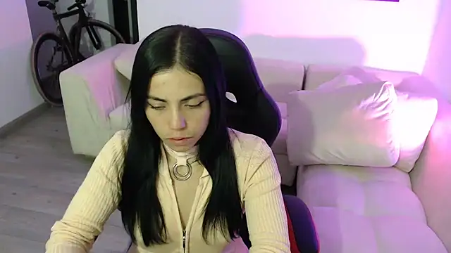 Snapshot of i_am_nina_ chatting on January 13, 2025, 2:28 am i am nina online show from January 13, 2025, 2:28 am