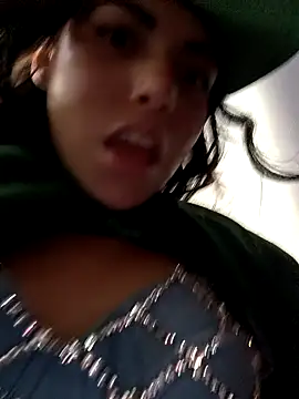 Snapshot of i_am_nina_ chatting on February 6, 2025, 6:35 pm i am nina online show from February 6, 2025, 6:35 pm