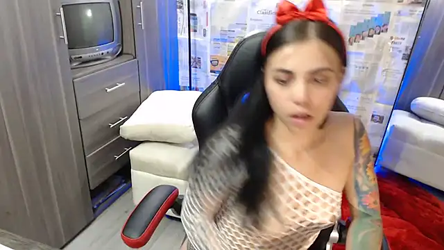 Snapshot of i_am_nina_ chatting on February 15, 2025, 2:15 am i am nina online show from February 15, 2025, 2:15 am