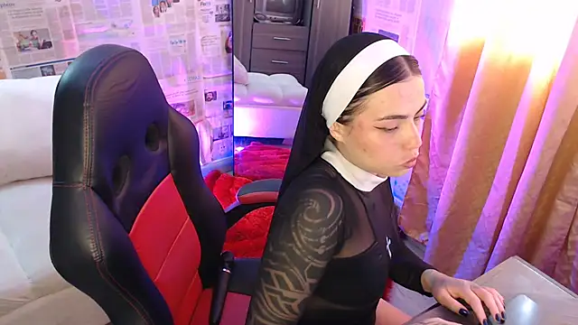 Snapshot of i_am_nina_ chatting on October 21, 2025, 7:36 pm i am nina online show from October 21, 2025, 7:36 pm