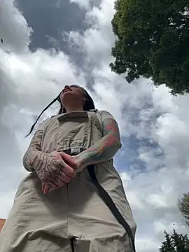 Snapshot of i_am_nina_ chatting on October 27, 2025, 7:51 pm i am nina online show from October 27, 2025, 7:51 pm