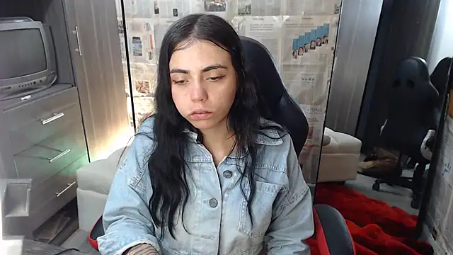 Snapshot of i_am_nina_ chatting on October 31, 2025, 3:18 am i am nina online show from October 31, 2025, 3:18 am