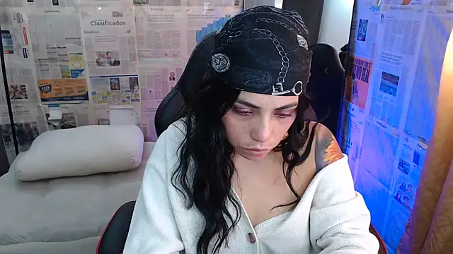 Snapshot of i_am_nina_ chatting on November 12, 2025, 7:57 pm i am nina online show from November 12, 2025, 7:57 pm