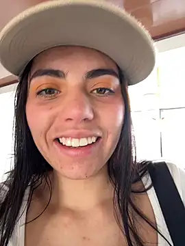 Snapshot of i_am_nina_ chatting on November 22, 2025, 6:40 pm i am nina online show from November 22, 2025, 6:40 pm