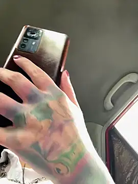 Snapshot of i_am_nina_ chatting on November 28, 2025, 9:06 pm i am nina online show from November 28, 2025, 9:06 pm