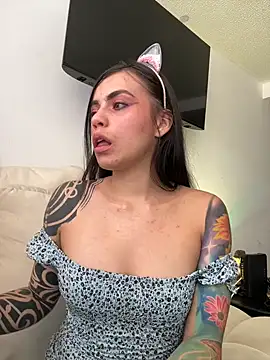 Snapshot of i_am_nina_ chatting on December 3, 2025, 8:07 pm i am nina online show from December 3, 2025, 8:07 pm