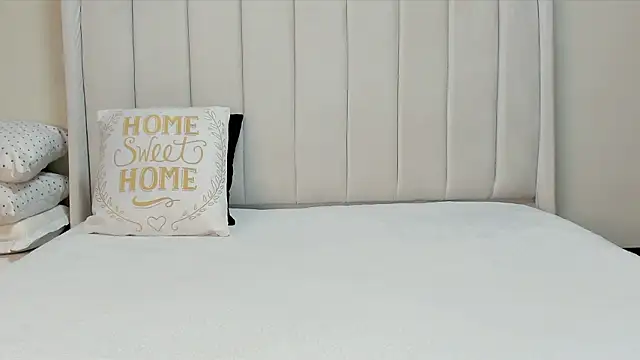  heavenlysent online show from March 9, 2026, 3:54 am