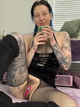 MissCumberdale online show from November 25, 2025, 6:41 pm