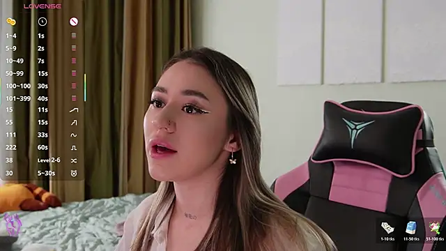 Fiona-Love online show from November 8, 2025, 3:23 pm