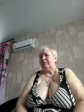 Snapshot of EffectFiona chatting on December 6, 2024, 4:47 am EffectFiona online show from December 6, 2024, 4:47 am
