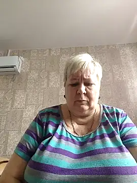 Snapshot of EffectFiona chatting on February 6, 2025, 7:35 am EffectFiona online show from February 6, 2025, 7:35 am