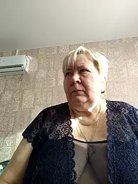 Snapshot of EffectFiona chatting on February 14, 2025, 10:49 am EffectFiona online show from February 14, 2025, 10:49 am