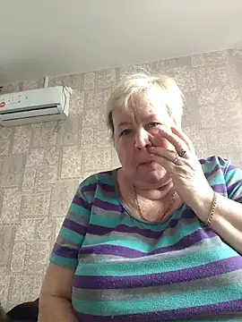 Snapshot of EffectFiona chatting on March 6, 2025, 11:47 am EffectFiona online show from March 6, 2025, 11:47 am