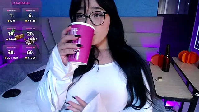 Miss Loise online show from September 28, 2025, 10:37 pm