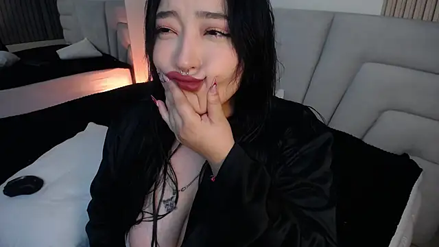 Miss Loise online show from October 24, 2025, 3:47 am