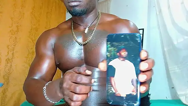 Snapshot of angel_bonbom chatting on January 18, 2025, 1:18 pm angel bonbom online show from January 18, 2025, 1:18 pm