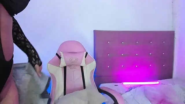 OSORIOMAFE online show from February 12, 2026, 6:08 am