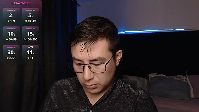 andrewmhilton  online show from December 16, 2025, 6:40 am