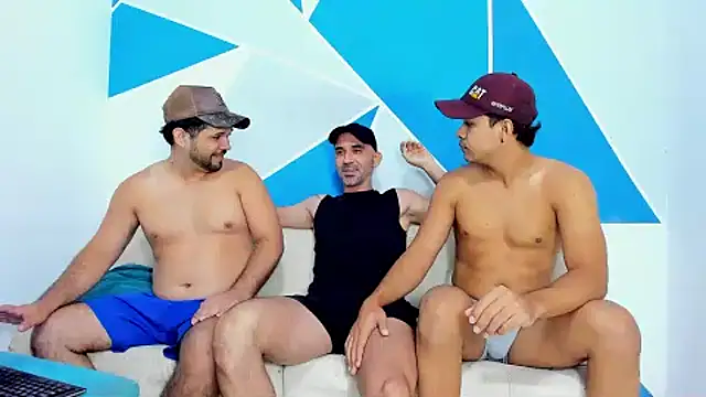 trio hotplus19 online show from January 23, 2025, 12:52 pm