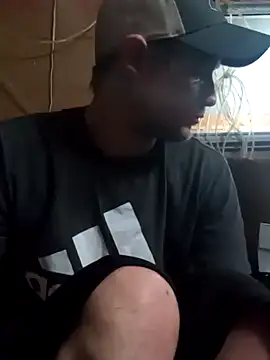 Snapshot of Midwestalpha chatting on December 31, 2024, 8:48 am Midwestalpha online show from December 31, 2024, 8:48 am