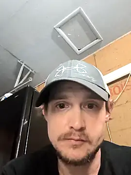 Snapshot of Midwestalpha chatting on February 2, 2025, 9:08 am Midwestalpha online show from February 2, 2025, 9:08 am