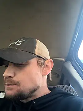 Snapshot of Midwestalpha chatting on November 9, 2025, 7:45 pm Midwestalpha online show from November 9, 2025, 7:45 pm