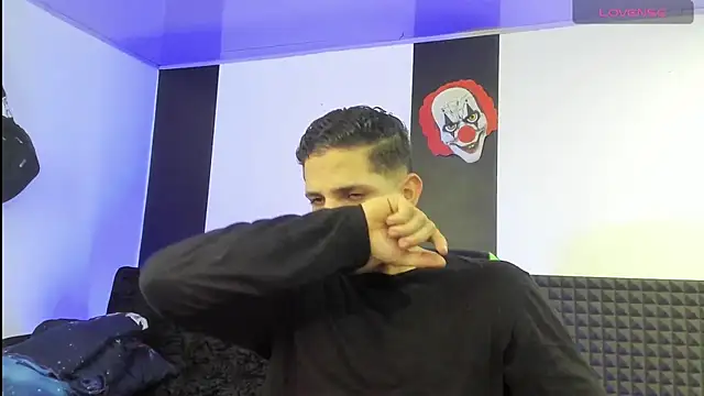 Snapshot of jhonnysnow17 chatting on January 5, 2025, 10:19 pm jhonnysnow17 online show from January 5, 2025, 10:19 pm