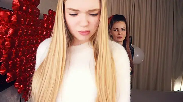 Snapshot of EllenReeves chatting on February 14, 2025, 10:59 am EllenReeves online show from February 14, 2025, 10:59 am