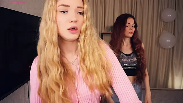 Snapshot of EllenReeves chatting on February 15, 2025, 6:44 am EllenReeves online show from February 15, 2025, 6:44 am