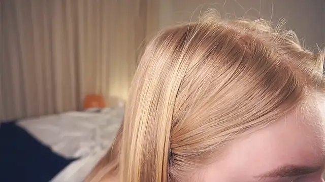 Snapshot of EllenReeves chatting on March 19, 2025, 2:13 pm EllenReeves online show from March 19, 2025, 2:13 pm