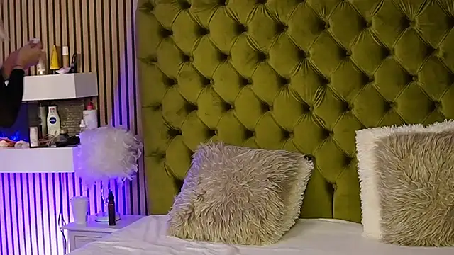 Snapshot of TiffanyMaze chatting on March 3, 2025, 12:58 pm TiffanyMaze online show from March 3, 2025, 12:58 pm