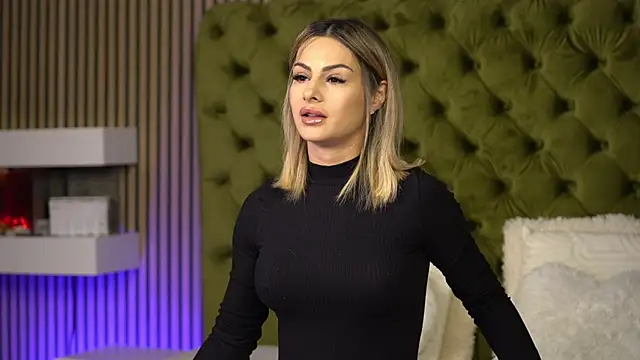 Snapshot of TiffanyMaze chatting on September 29, 2025, 6:07 am TiffanyMaze online show from September 29, 2025, 6:07 am