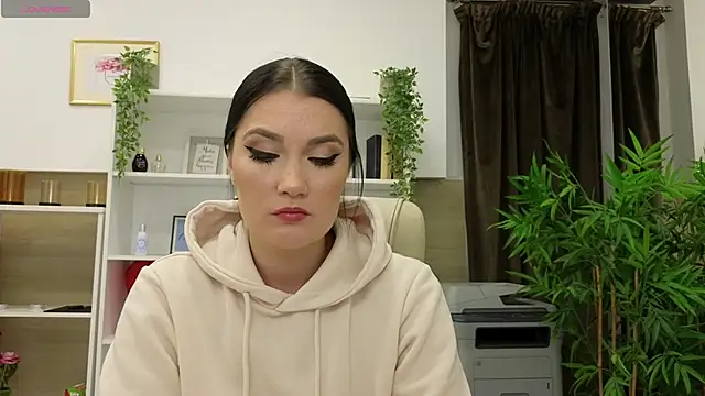 Snapshot of SelineSole chatting on February 4, 2025, 5:12 pm SelineSole online show from February 4, 2025, 5:12 pm