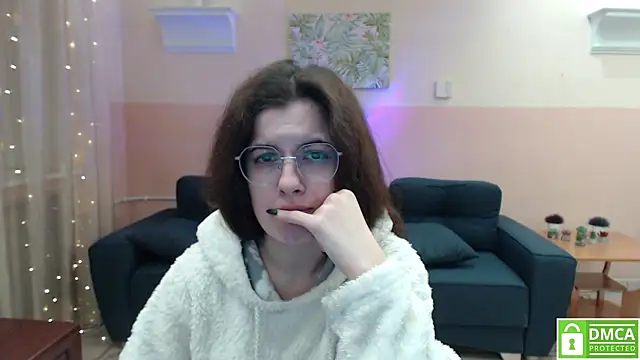 Aminabeatris online show from January 6, 2025, 6:25 am