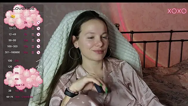 lil luna x online show from January 20, 2025, 2:03 pm