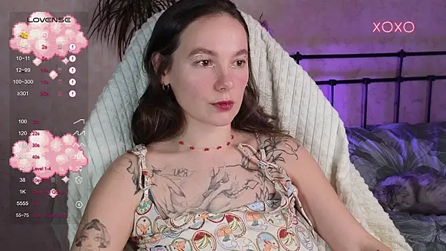 lil luna x online show from March 23, 2026, 5:28 pm