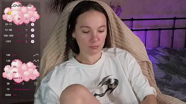 lil luna x online show from March 30, 2026, 5:25 pm