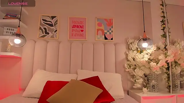 cute  cherry  online show from February 14, 2026, 7:32 pm