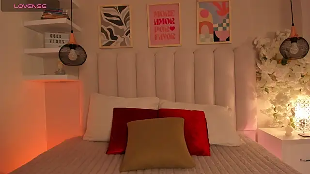 cute  cherry  online show from February 25, 2026, 9:35 pm