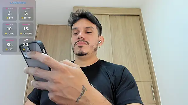 alejandro stark online show from October 29, 2025, 4:04 am