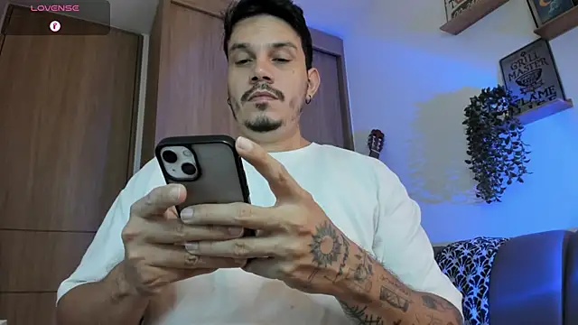 Snapshot of alejandro_stark chatting on June 29, 2026, 9:59 am alejandro stark online show from June 29, 2026, 9:59 am