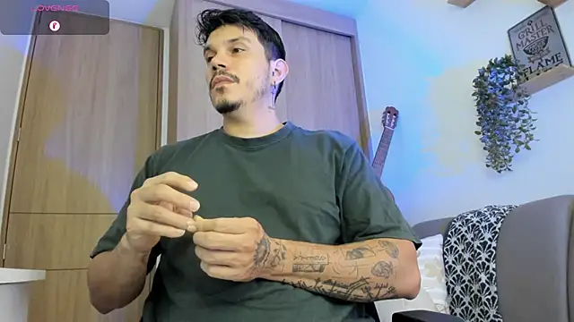 Snapshot of alejandro_stark chatting on June 30, 2026, 9:38 pm alejandro stark online show from June 30, 2026, 9:38 pm